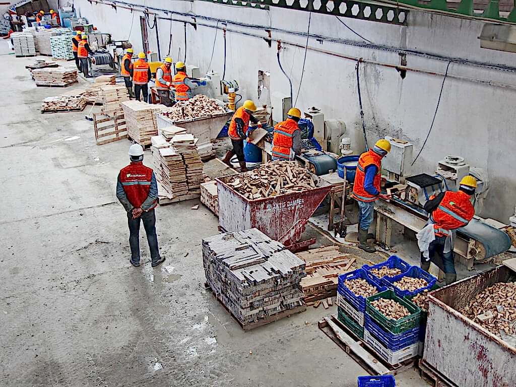 Patlatma Tas Traverten Mermer Ureticisi İmalatcisi ve Üretim Fabrikasi