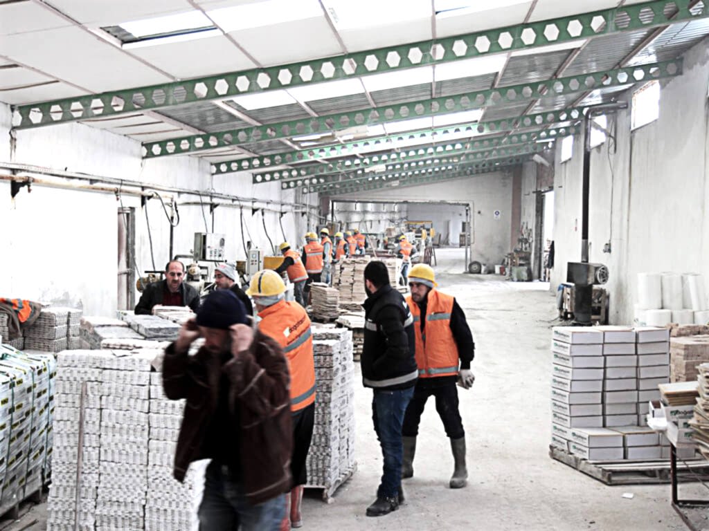 Patlatma Tas Traverten Mermer Ureticisi İmalatcisi ve Üretim Fabrikasi